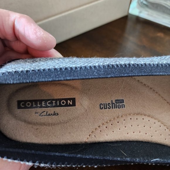 Like New Clarks Black Tweed Combo Slip-On Flats - Picture 7 of 10